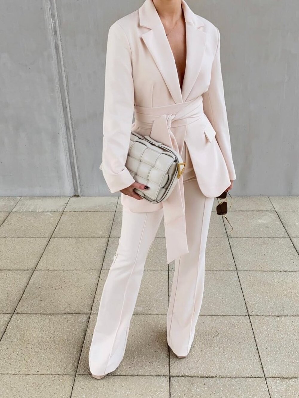 Because Of Alice — Wide-Leg Trousers And Blazer Set - Picture 3 of 9